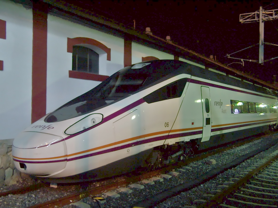 La línea MadridSegoviaValladolid contará con nuevos trenes antes del verano Segoviaudaz.es La línea MadridSegoviaValladolid contará con nuevos trenes antes del verano Segoviaudaz.es