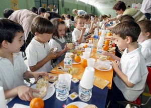Multa para la UTE responsable de las larvas en los comedores escolares