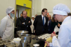 Rajoy adula al sector agroalimentario en su visita a El Espinar