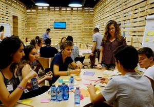 Alumnos de 13 países participan en un programa sobre emprendimiento social