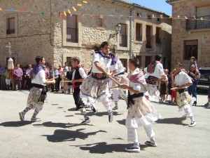 «Los danzantes de enagüillas en la provincia de Segovia”, nuevo libro de la periodista Esther Maganto
