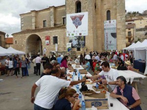 Valtiendas celebra un año más la fiesta del vino segoviano
