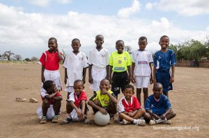 El Naturpellet Segovia dona equipaciones deportivas a la ONG ‘Born to learn’