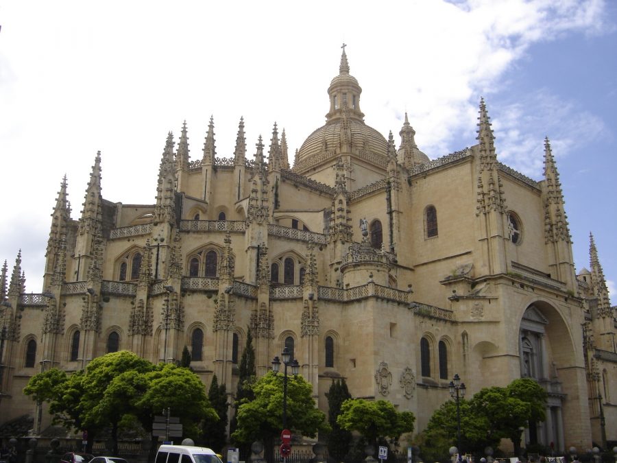 El Cabildo Catedral de Segovia contrata diez trabajadores