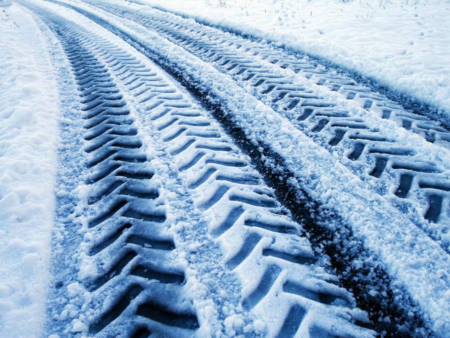 Alerta en las carreteras por nevadas en Ávila, Segovia y Soria