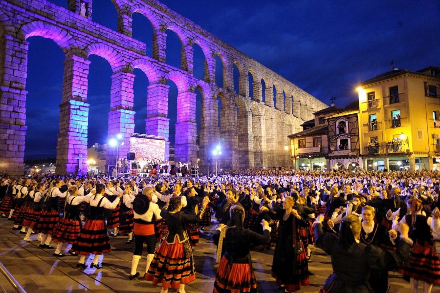 Es oficial: ¡Segovia tiene récord Guinness bailando jota!