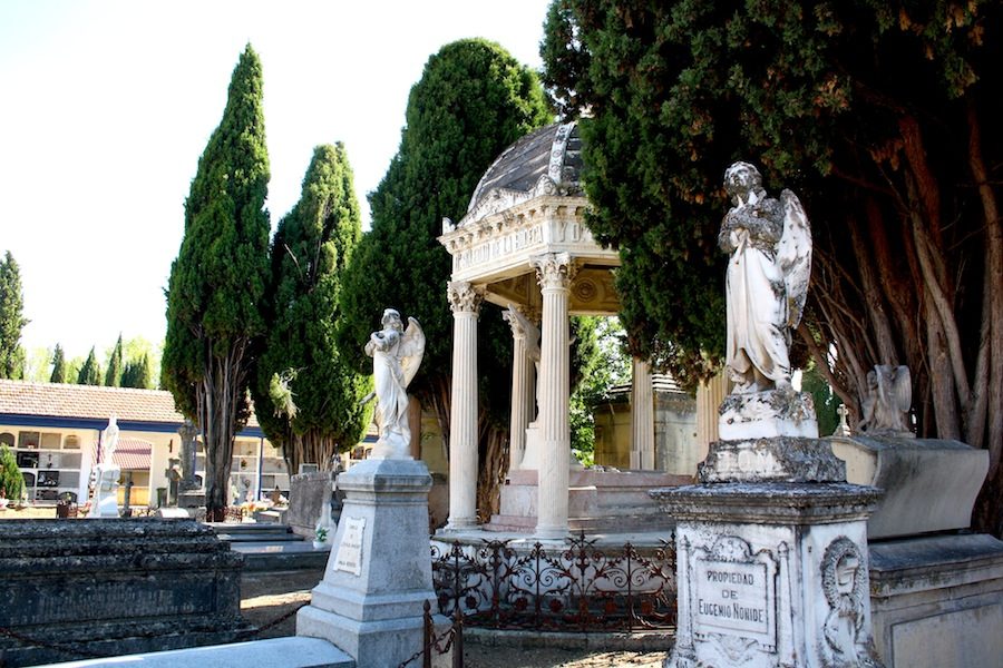 El cementerio de Segovia, preparado para el Día de Todos los Santos