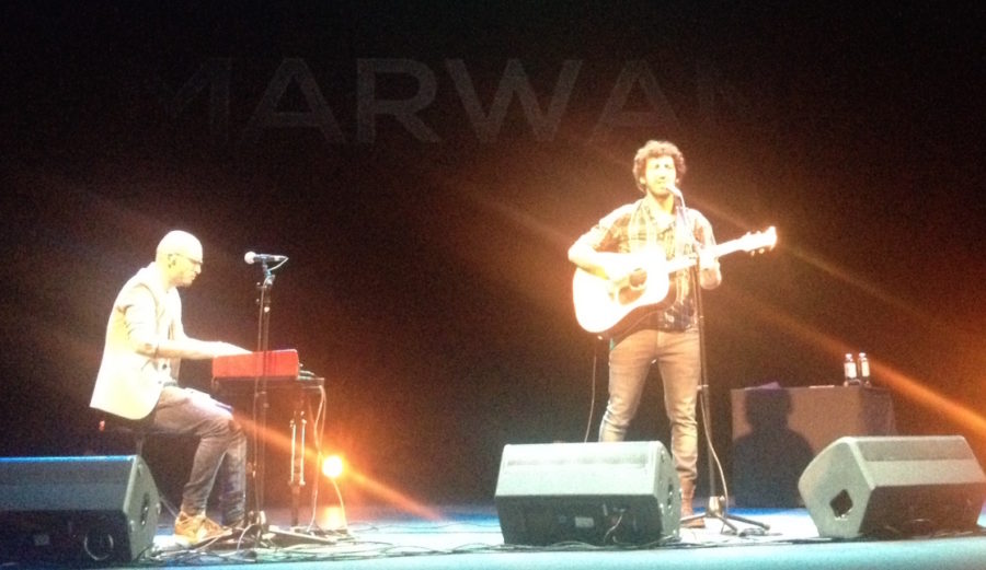 Las ‘canciones tristes’ de Marwan pusieron en pie al teatro Juan Bravo de la mano de Cadena Dial