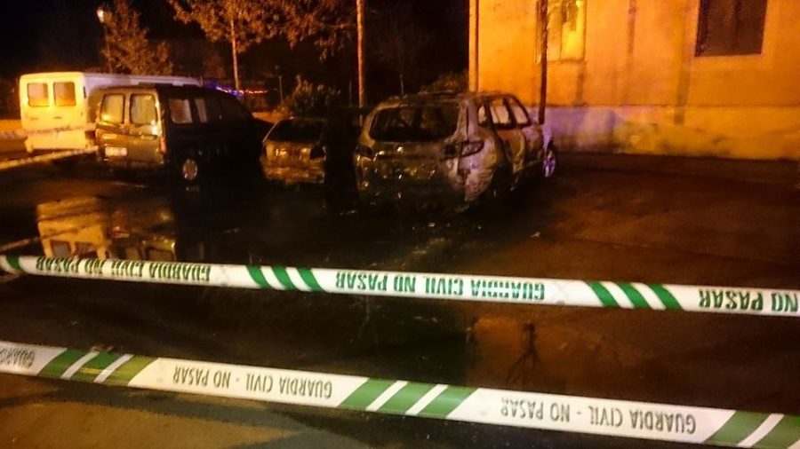 Varios coches quemados como consecuencia de actos vandálicos en Torrecaballeros