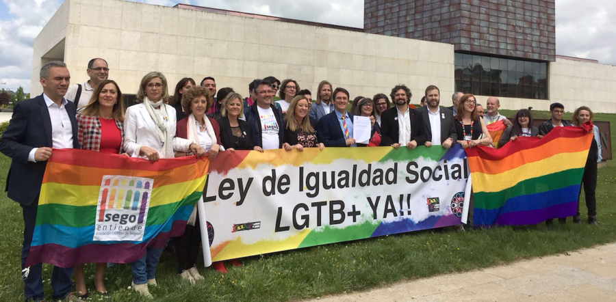CyL avanza, con abstención del PP, hacia una Ley de Diversidad Sexual y Género