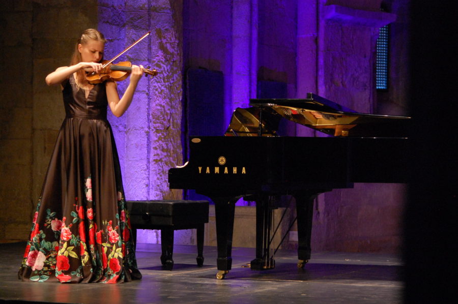 La violinista Rolanda Ginkute, nuevo lleno en el Festival Joven de MUSEG