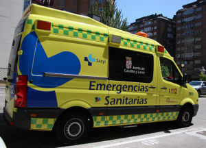 Herido un hombre de 84 años al volcar su vehículo en Trescasas