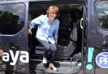 Sáenz de Santamaría vence en Segovia, seguida por Pablo Casado