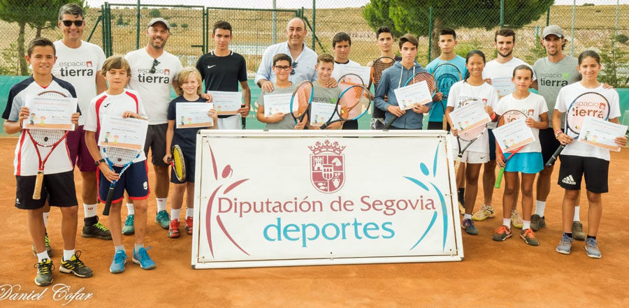 Una última concentración de tenis pone el punto final al Programa Especialízate