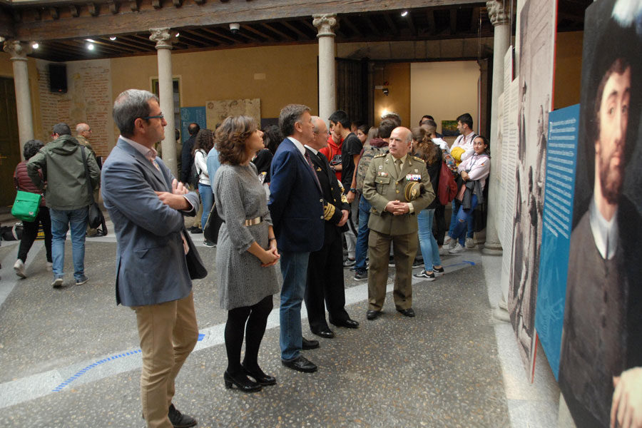 El Palacio Provincial acoge una exposición que rememora la primera vuelta al mundo