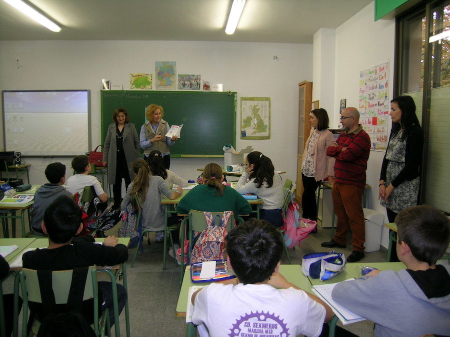 La campaña ‘Tenencia Responsable’ promueve la sensibilización y responsabilidad hacia los animales de compañía entre alumnos segovianos