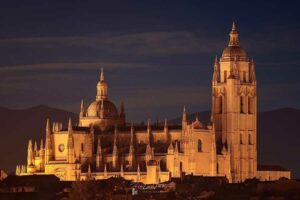 Iniciativa pionera para celebrar el día de las Catedrales: «el Atardecer de las Catedrales»