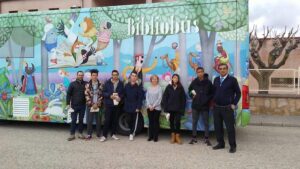Los alumnos del Instituto de Ayllón donan a los bibliobuses el dinero recaudado en su Olimpiada Deportiva