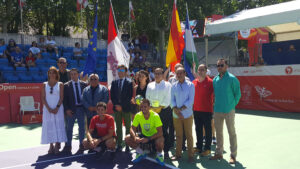El tenis vuelve a aterrizar en El Espinar