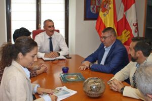 El delegado territorial de la Junta se reúne con el máximo responsable de la Agrupación de Hosteleros de Segovia