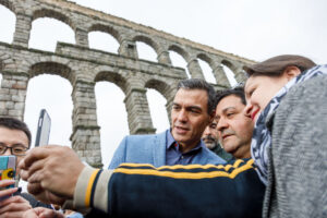 Cataluña, Franco y promesas electorales: El paseo de Pedro Sánchez por Segovia