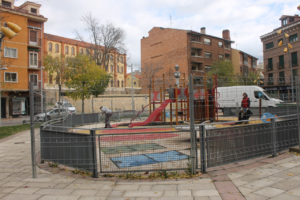 Comienzan las obras de mejora del parque infantil en Somorrostro