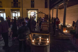La judería de Segovia se ilumina con velas para celebrar Janucá