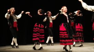 Las danzas de la provincia, protagonistas sobre las tablas del Juan Bravo