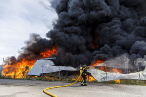 Buena parte de las instalaciones de Fosimpe se salvan del incendio