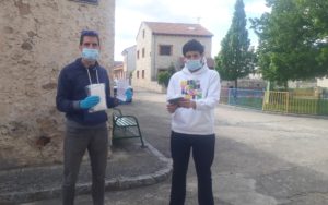 Fuenterrebollo reparte guantes y mascarillas a sus vecinos