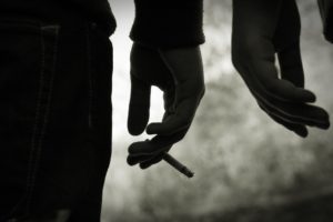 Prohibido fumar en la calle en toda España