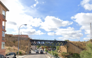El barrio Sta. Teresa-Puente de Hierro homenajea a 3 vecinas en primera línea contra la COVID-19