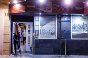 La hostelería y los centros comerciales y deportivos echan el cierre