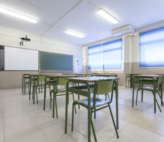 Castilla y León pone hoy 32 aulas en cuarentena, cinco de ellas en Segovia