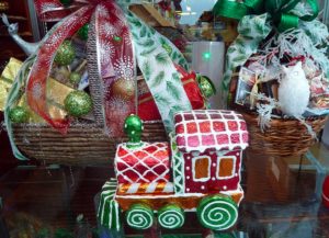 Grupo Uvesa de Cuéllar regala 500 cestas de navidad con productos locales