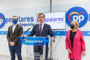 “Confunde cogobernanza con el absoluto abandono a las comunidades autónomas”