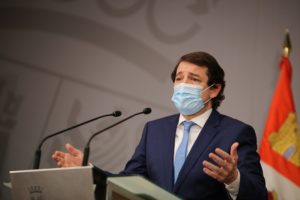 Mañueco tilda de «bochornoso» el plan de Sánchez para 2050