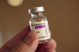 Sanidad rechaza la vacunación de voluntarios para recibir la segunda dosis de AstraZeneca