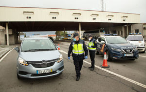 El Gobierno prorroga hasta el 16 de abril las restricciones de entrada por Portugal