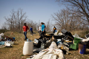Recogidos casi 600 kilos de basura en la limpieza del río Riaza