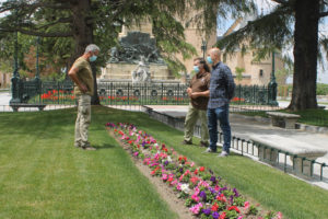 Los jardines segovianos cuentan con más de 10.000 flores