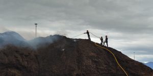 Extinguido tras casi 80 horas el incendio en las pilas de biomasa en Cubillos del Sil