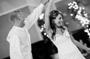 Las bodas mantienen el «vals», pero la Junta recomienda que no haya baile para los invitados