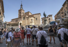 Segovia bate récords de visitantes, pendiente de implantar la tasa turística