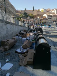 El PP municipal denuncia la marea de basuras acumuladas durante este puente festivo