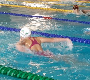 Daniela Cecilia logra tres bronces en los autonómicos de natación