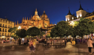 Se vende edificio en la Plaza Mayor de Segovia por 2,5 millones