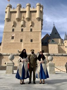 Las alcaldesas visitan el Alcázar para rememorar su historia