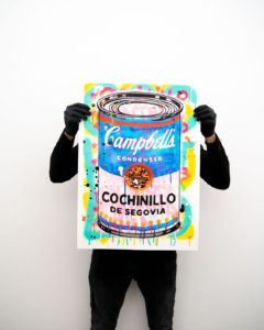 El artista catalán que ha convertido el Cochinillo Segoviano en un «icono pop»