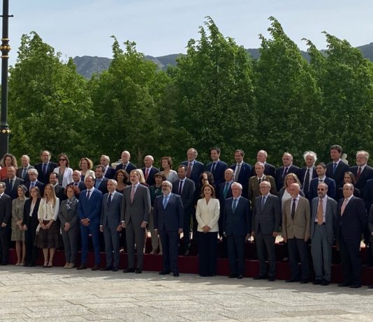 Rey Felipe vi en la granja